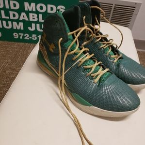 Rare Notre dame emerald green hi tops clutchfit